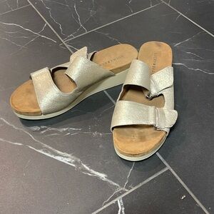 Lucky Brand Feniya Wedge Slide Sandals Sz 9 Muted Gold Straps